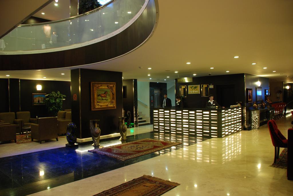 Grand Ani Hotel 卡尔斯 外观 照片