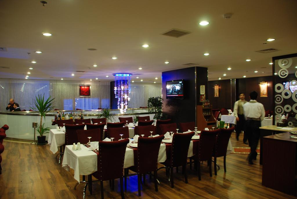 Grand Ani Hotel 卡尔斯 外观 照片